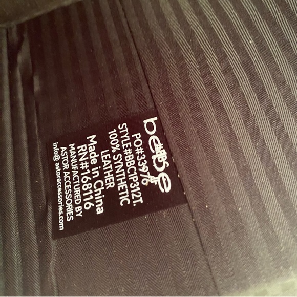 NWT BEBE woman's cosmetic pink bag - Picture 6 of 6